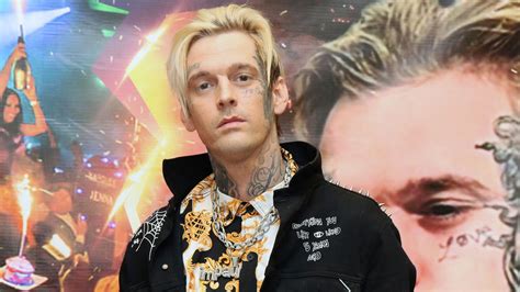 PHOTO: Aaron Carter's ultra revealing thirst trap does not seem to be trapping thirst. Not since champagne and caviar have two things paired so magically as a half-naked mirror selfie and an ...
